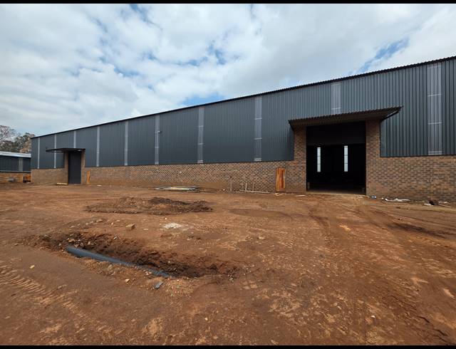 2,531M² WAREHOUSE TO LET IN AEROTON